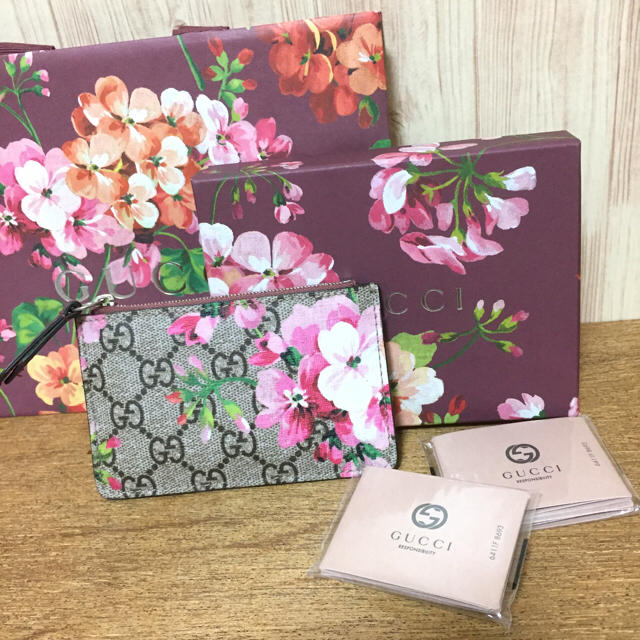 GUCCI - 新品 グッチ GG ブルームス 大人気 花柄 コインケース キー