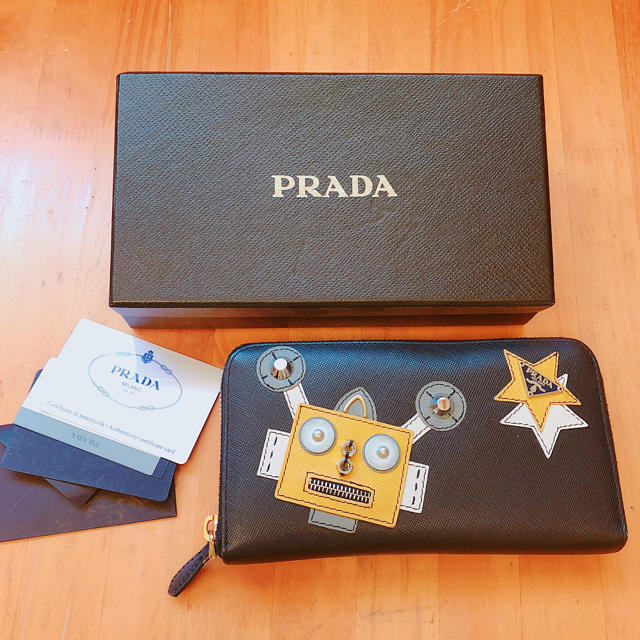 PRADA - プラダ長財布 ロボット【お盆限定特別お値引き】の通販 by