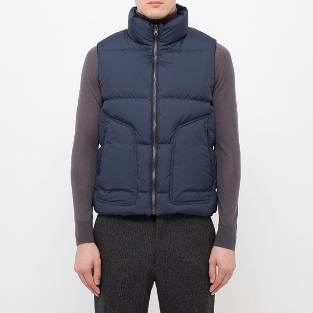 UNIQLO - （＋J） プレミアムダウン リバーシブルベストの通販 by