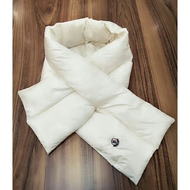 MONCLER - MONCLERモンクレール ダウンマフラー ホワイトの通販 by @紗