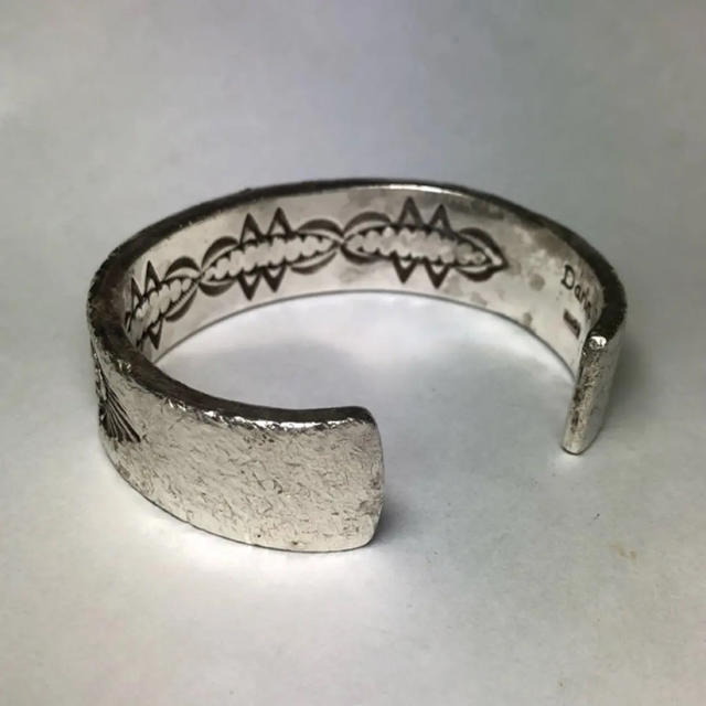 ナバホ族 《ダーリン・ビル 作》シルバー バングル ナバホ族 バングル