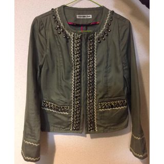 VIVIENNE TAM（ノーカラージャケット）のフリマアイテム一覧