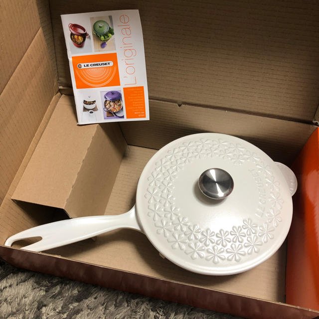 LE CREUSET - 【限定 レア】ルクルーゼ フラワーレリーフ ソーシエ