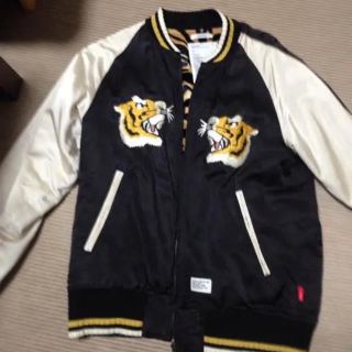 W)taps（スカジャン）のフリマアイテム一覧