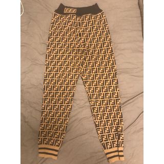 FENDI（レギンス/スパッツ）のフリマアイテム一覧