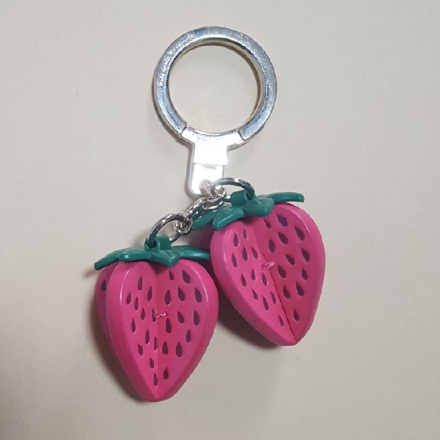 kate spade いちご型キーホルダー kate spade いちご型キーホルダー