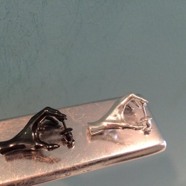 hazama/惹きずり込まれる運命のピアス（黒） | 激安通販のイーサプライ