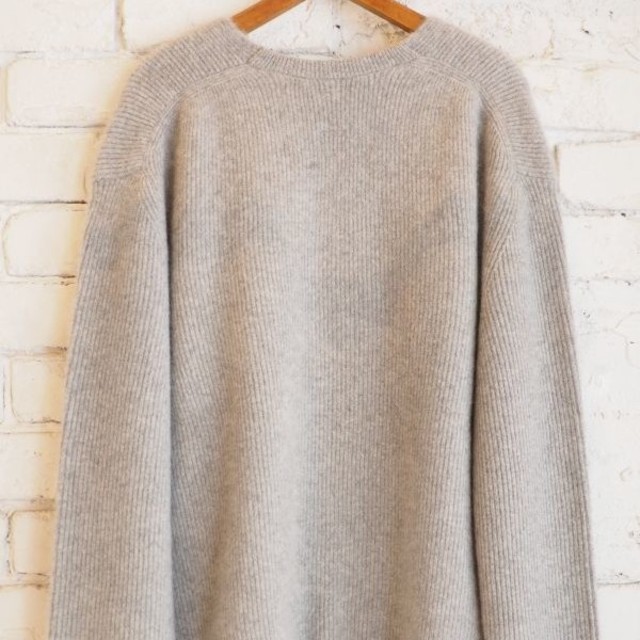 バトナー BATONER Cashmere fox V-neck グレー