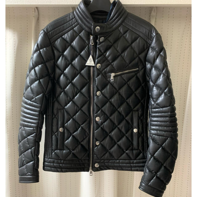 MONCLER - 【お値下げ不可】MONCLER AURIAC GIUBBOTTOの通販 by une