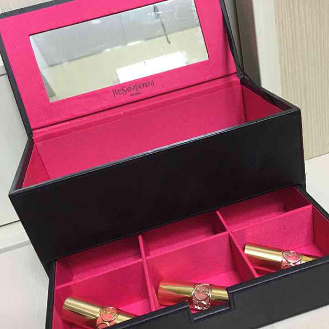 SAINT LAURENT - イヴサンローラン メイクボックスの通販 by nana