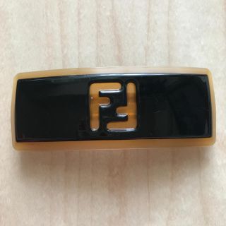 FENDI（バレッタ/ヘアクリップ）のフリマアイテム一覧
