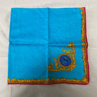 Gianni Versace（ハンカチ）のフリマアイテム一覧