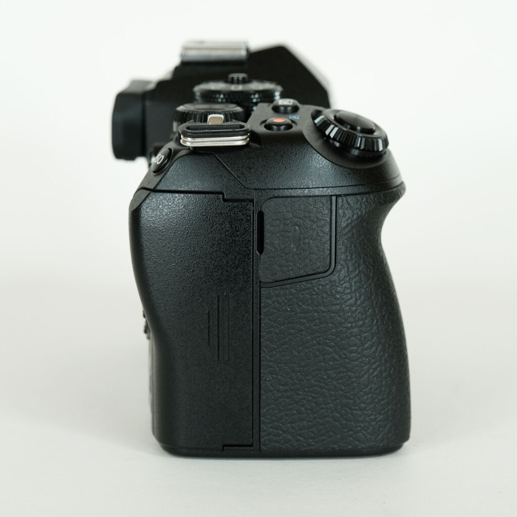 OLYMPUS OM-D E-M1 Mark IIIの出品 | ONE SCENE（ワンシーン）