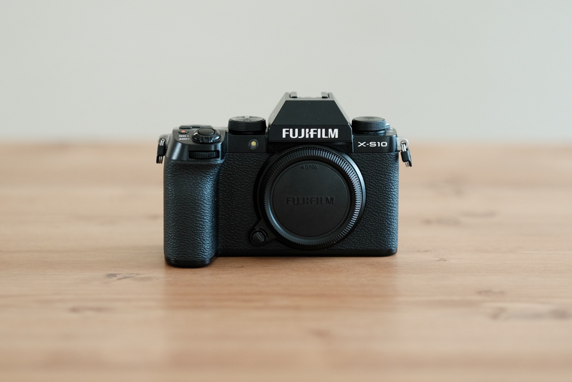 FUJIFILM X-S10を徹底解説。他機種との比較からレビュー・作例まで