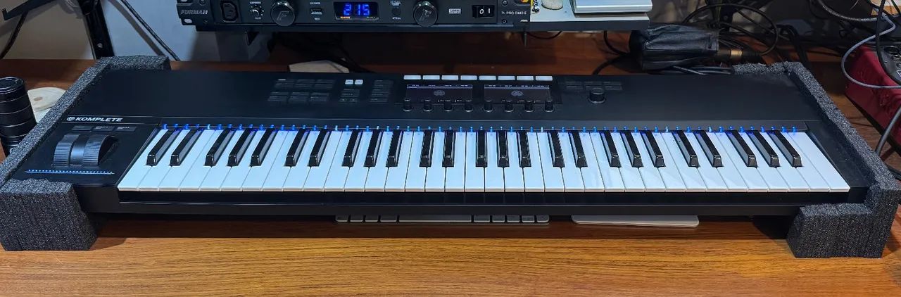 controlador midi Komplete Kontrol S61 mk2 Native Instruments