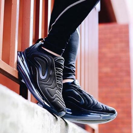 国内4月1日発売予定】ナイキ ウィメンズ エアマックス 720 ブラック