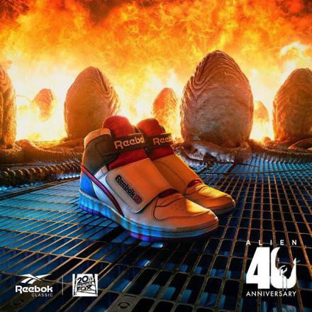 国内4月26日発売予定】リーボック クラシック エイリアン スタンパー