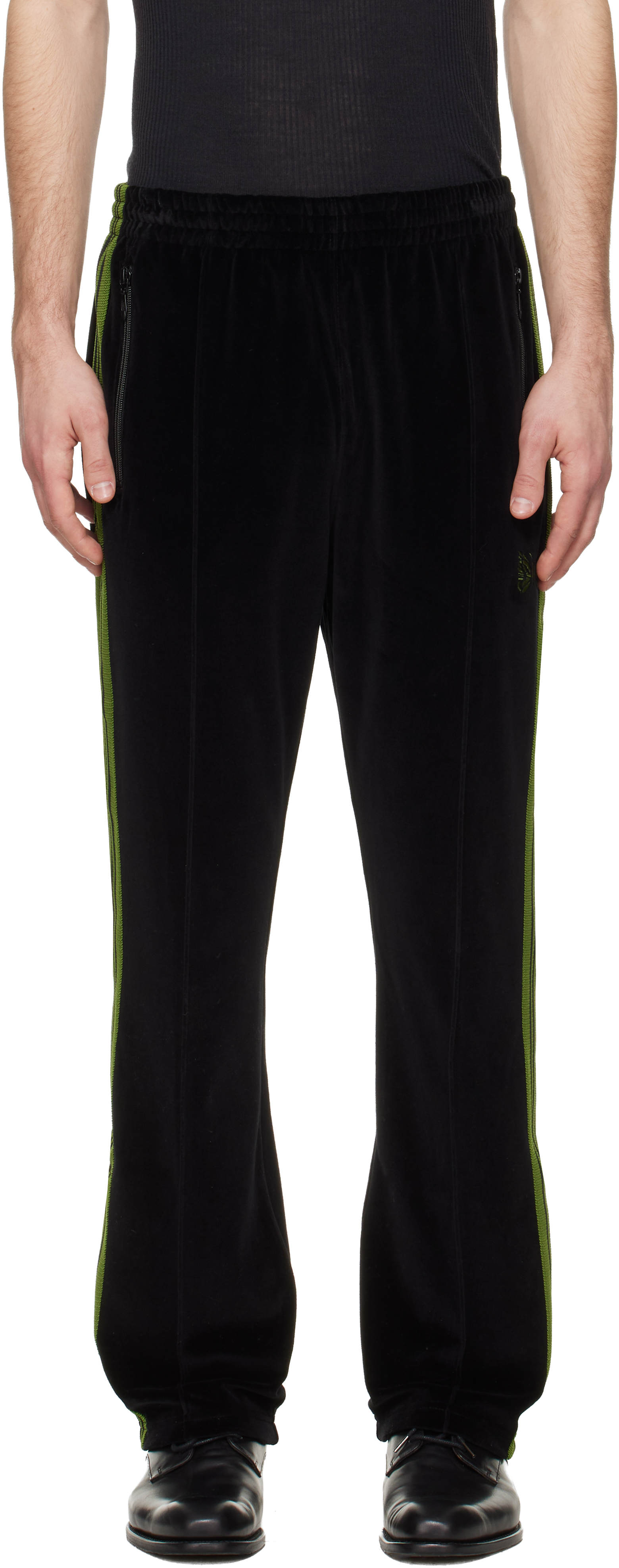 NEEDLESのブラック Narrow トラックパンツがセール中