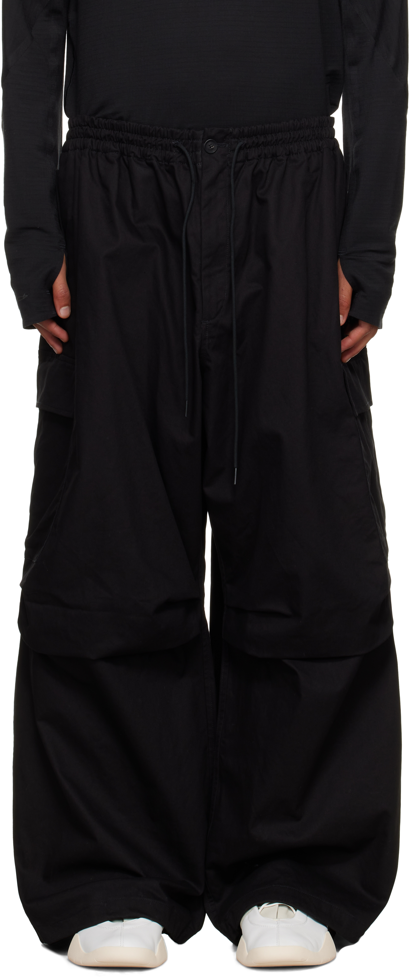 Y-3のブラック UT ツイル カーゴパンツがセール中