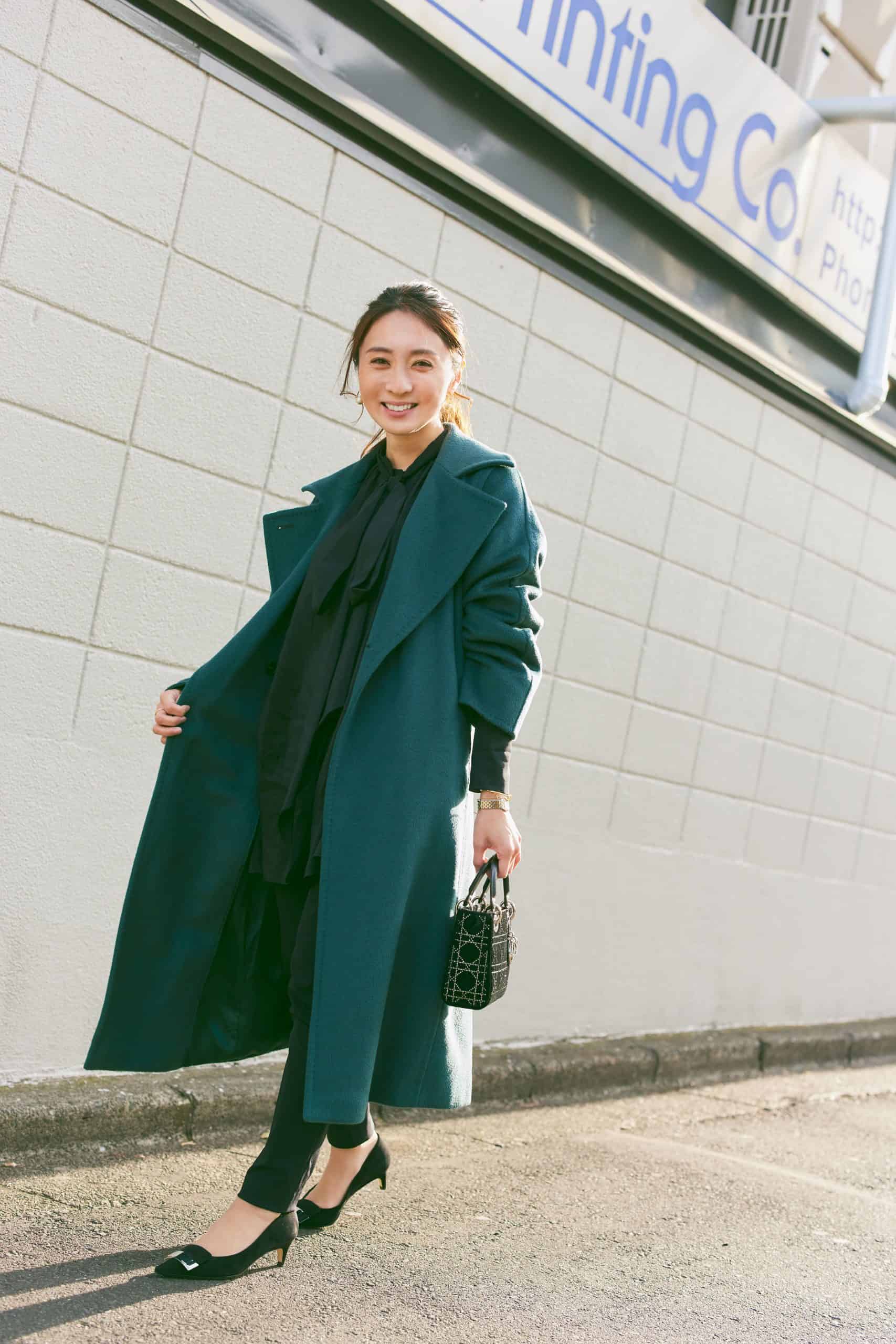 マックスマーラのグリーンコートでお仕事コーデを格上げ！【東京読者発