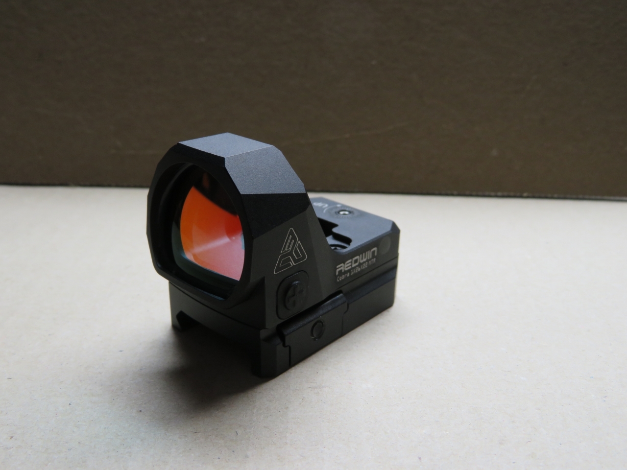 レビュー】Red Win Cobra 1x26x22 ALS レッドドットサイト - 新兵