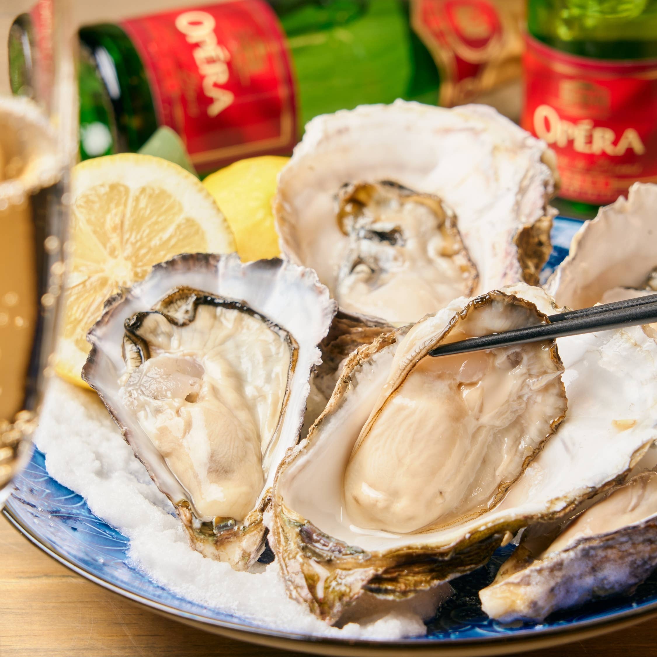 公式] 生牡蠣と極み牛タン RAKUGAKI 横浜鶴屋町店