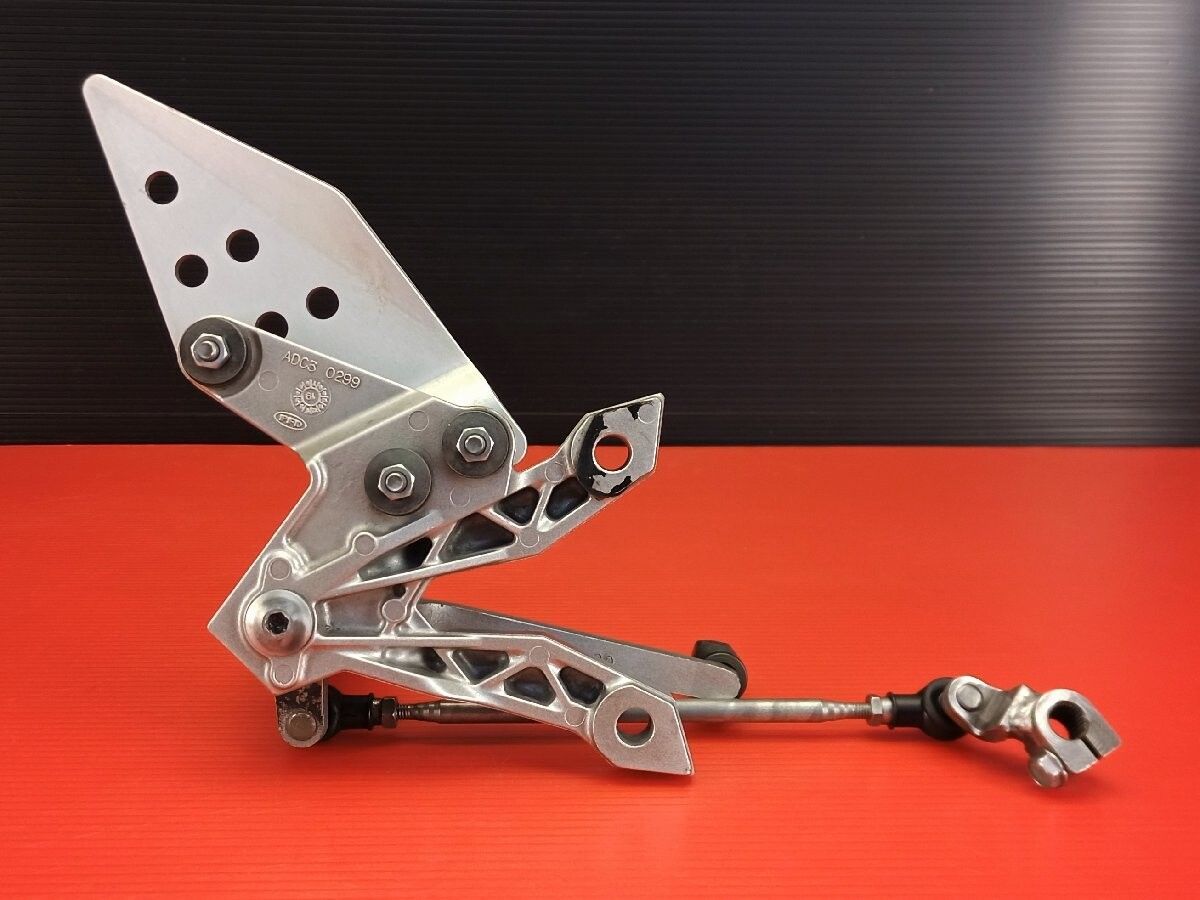 Z1000(04) 純正 メインステップ 左右セット [155] Z1000(04) 純正