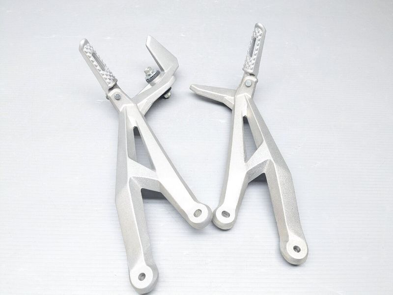 ウェビックガレージセール | ☆CBR250RR MC51 純正 ステップ 左右 K64