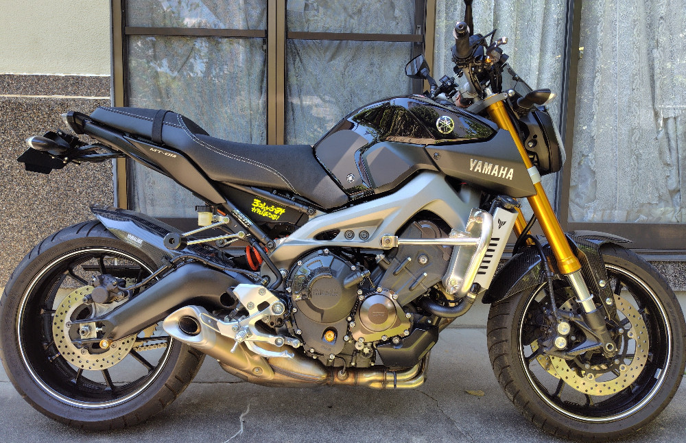 ヤマハ MT-09 シート関連 口コミ・動画インプレッション (1) | バイク