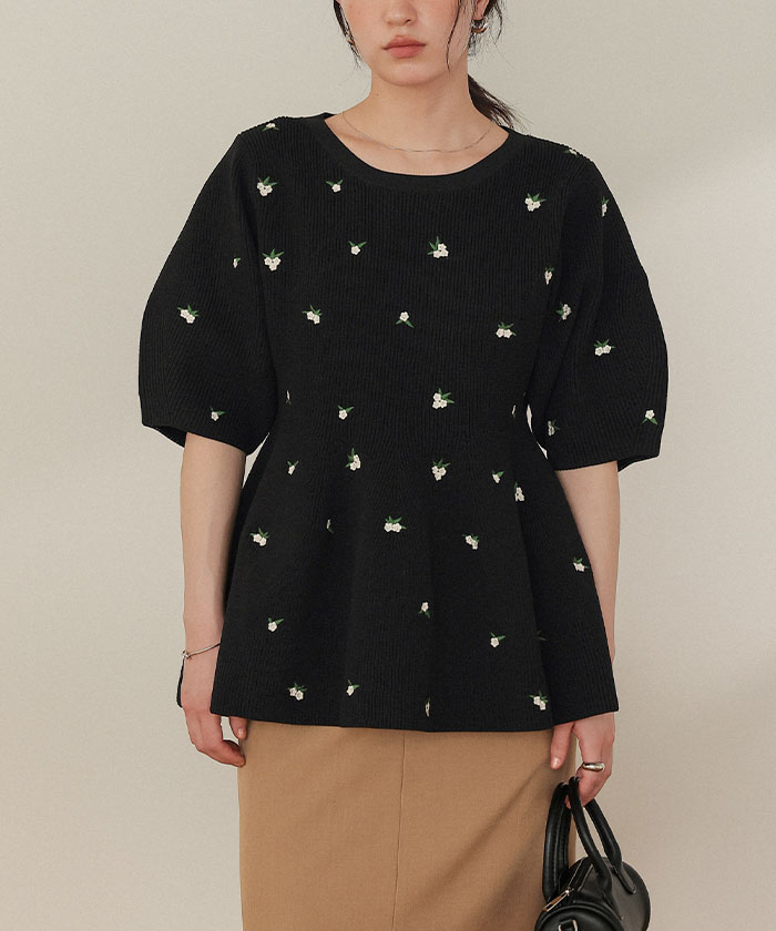 フラワー刺繍ペプラムニットトップス | titivate