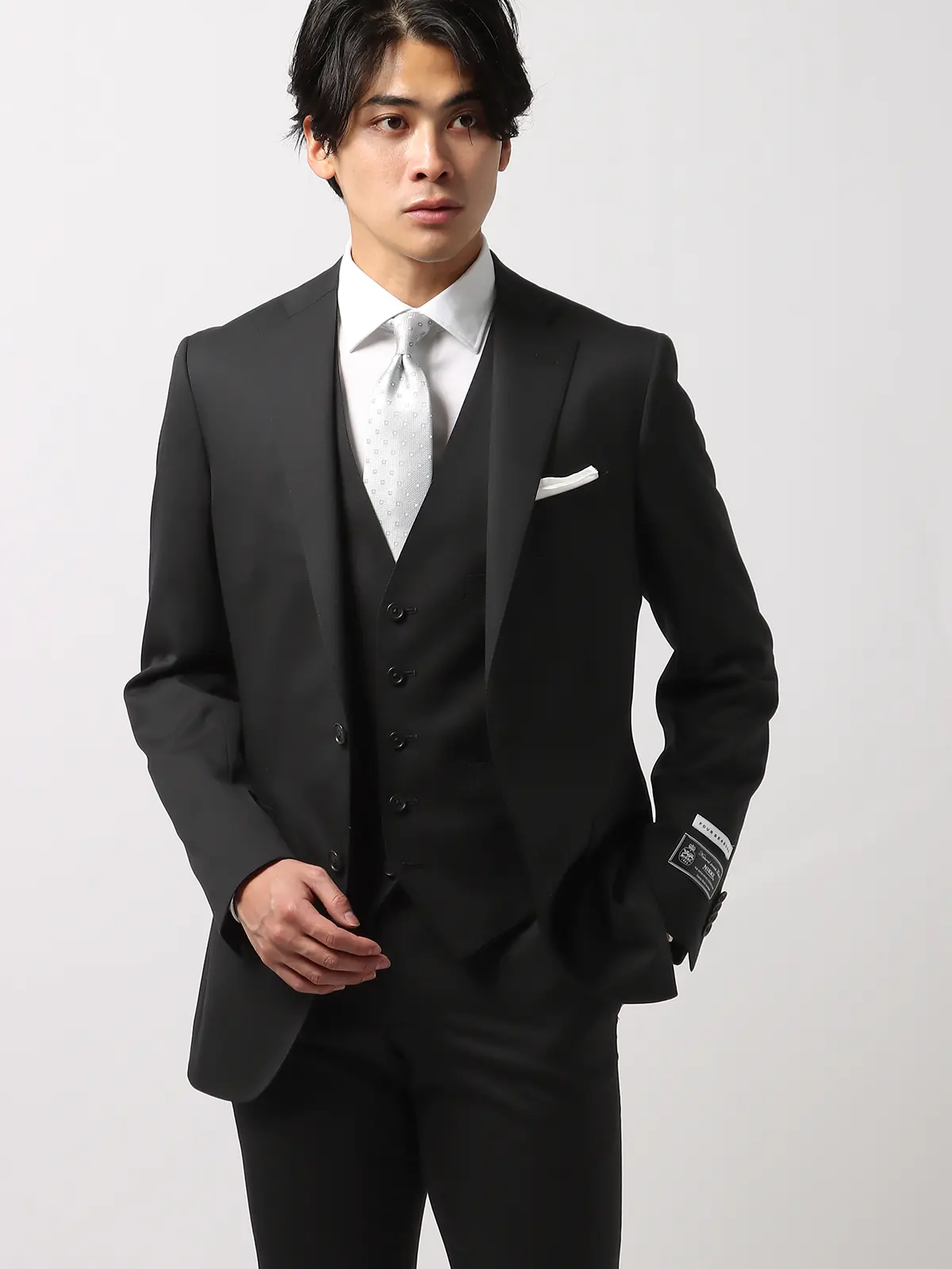 スーツ／スリーピース／フォーマル／2つボタン／NIKKE／無地／CH22