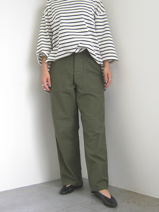 CIOTA（シオタ） スビンコットンムラ糸バックサテンベイカーパンツ