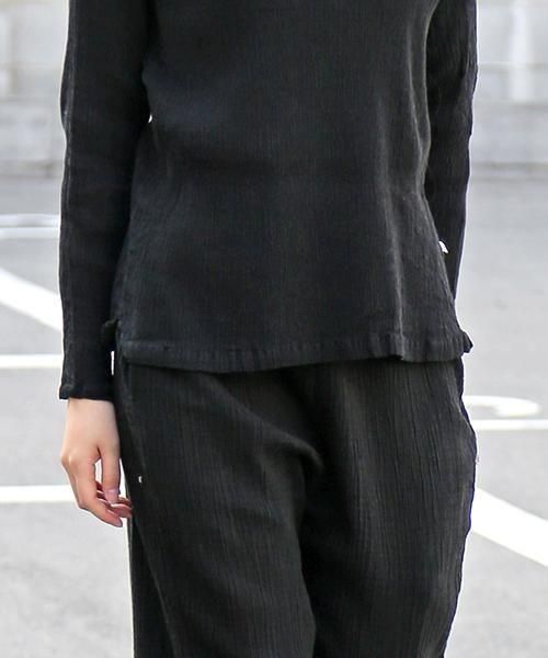 プリーツ ラウンドネックシャツ 長袖 | ブラック - 楊柳生地 専門店