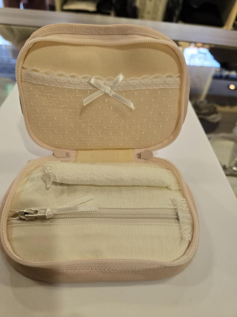 さえら・ヒスクローネ - さえら＆ベルパーチショップ Humpty Dumpty