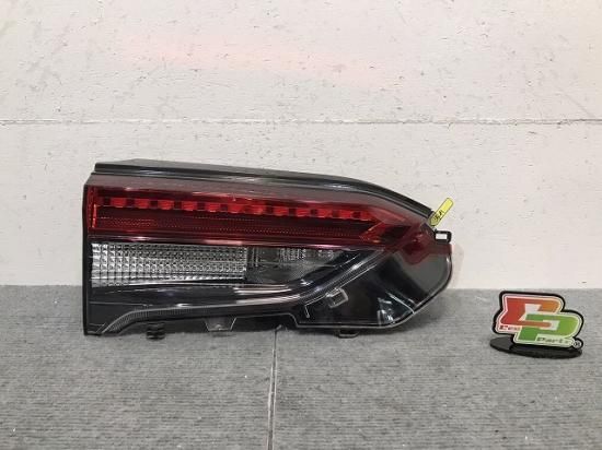 RAV4 ラブ4 ラヴ4/MXAA52/MXAA54/AXAH52/AXAH54 純正 左テールランプ