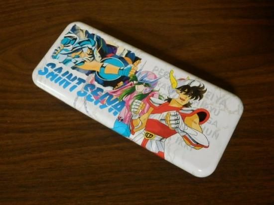 聖闘士星矢 セイントセイヤ 缶ペンケース A - 「宝の森」昭和レトロ