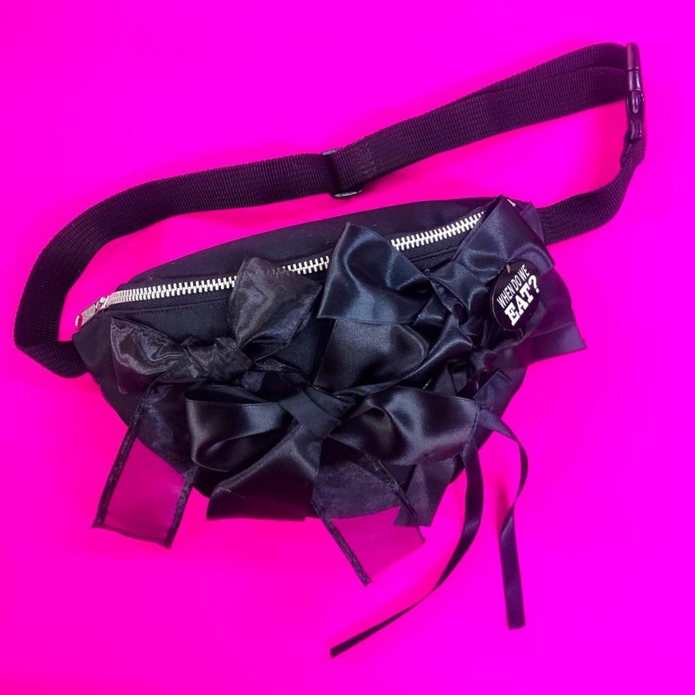 RIBBON FEVER BODY BAG