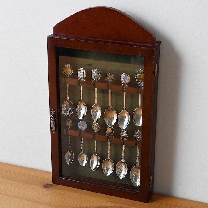 旅行先で買い集めたスーベニアスプーン12本セット 木製ラック付き