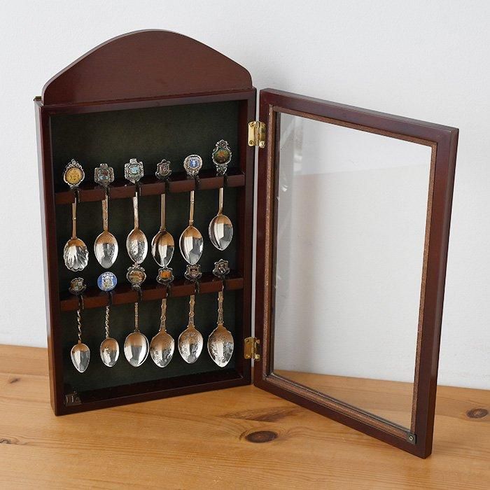 旅行先で買い集めたスーベニアスプーン12本セット 木製ラック付き