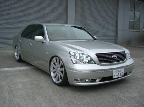 30セルシオ前期用・後期ルック フロントバンパー - CREATIVE