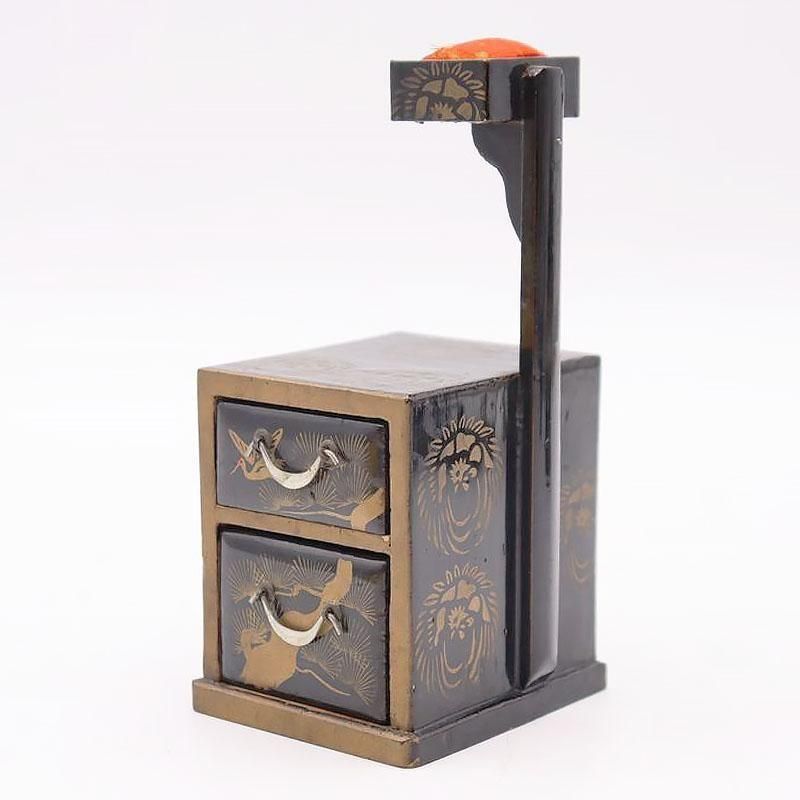 雛道具 黒塗 ミニチュア 針山付きお針箱 大正時代 黒塗り 木製