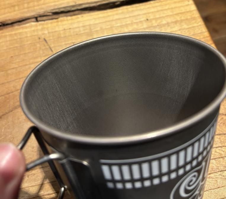 日清 × snow peak スノーピーク＞ カップヌードル型チタンクッカー