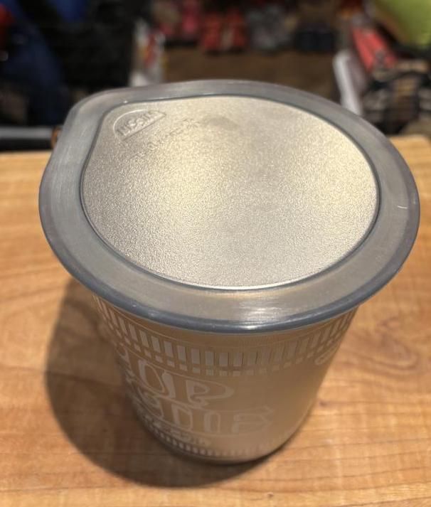 日清 × snow peak スノーピーク＞ カップヌードル型チタンクッカー