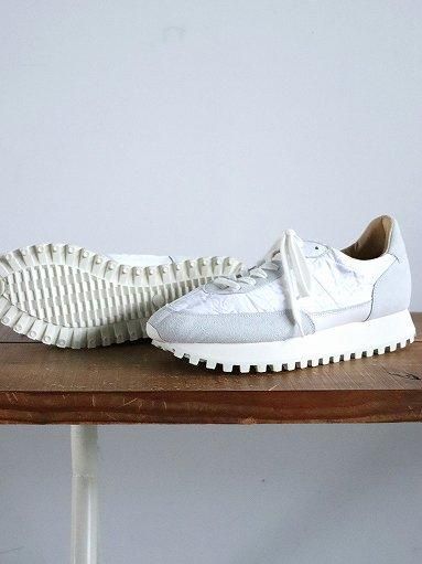 NOVESTA MARATHON RUNNER SUPER TRAIL / WHITE