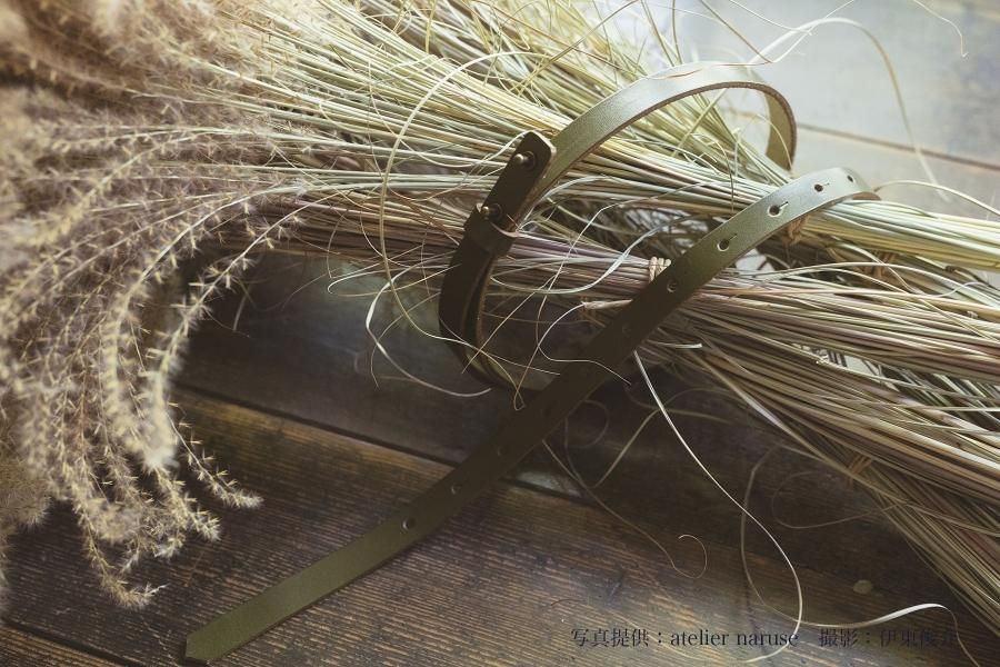 atelier naruse / ギボシロングベルト | 牛革製のスリムなロングベルト