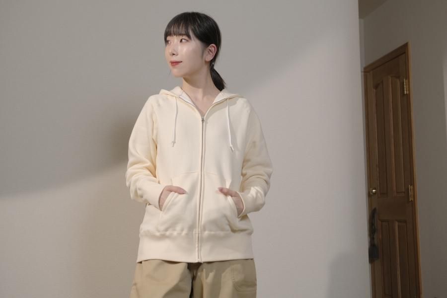 atelier naruse / コットン吊裏毛スウェットパーカー (アイボリー