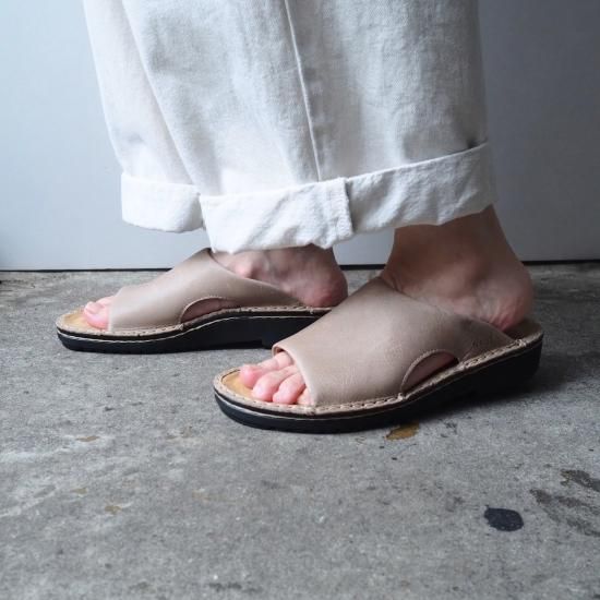 NAOT CECILIA スライドサンダル - お食事と日用品 四歩 オンラインショップ