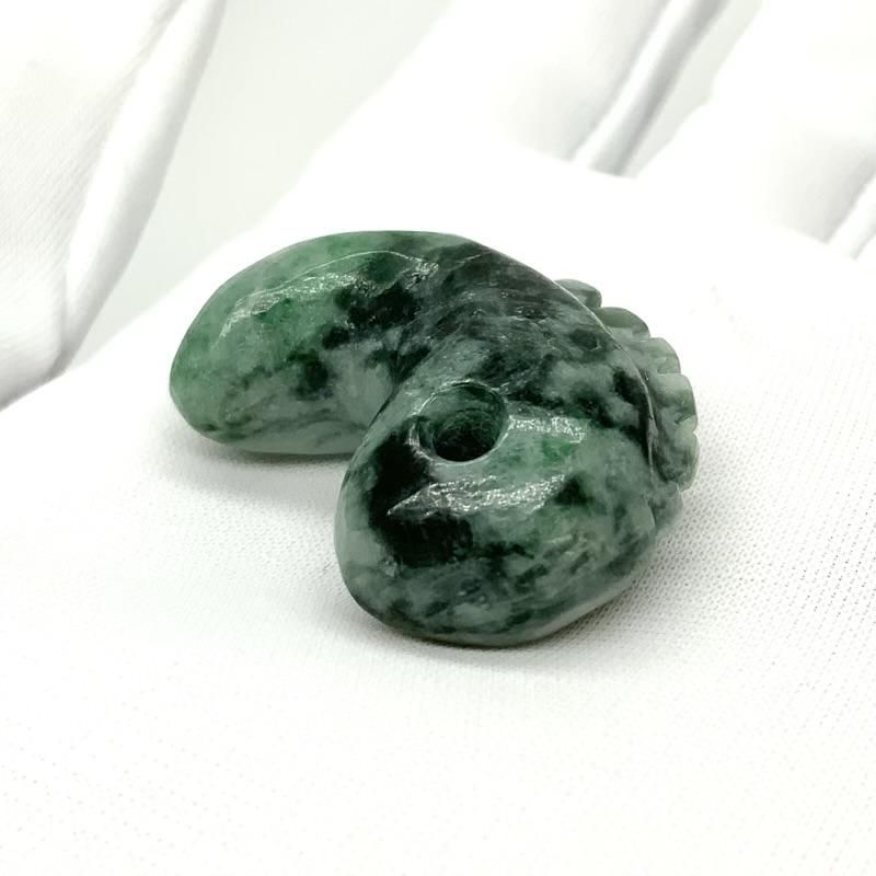 糸魚川翡翠 勾玉 獣型 】 国産 天然石 糸魚川産翡翠 ひすい ヒスイ