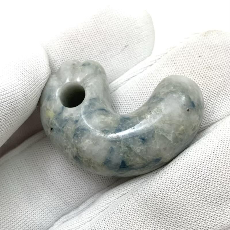 糸魚川翡翠(横川産) 青色 勾玉 獣型 】 国産 天然石 糸魚川産翡翠