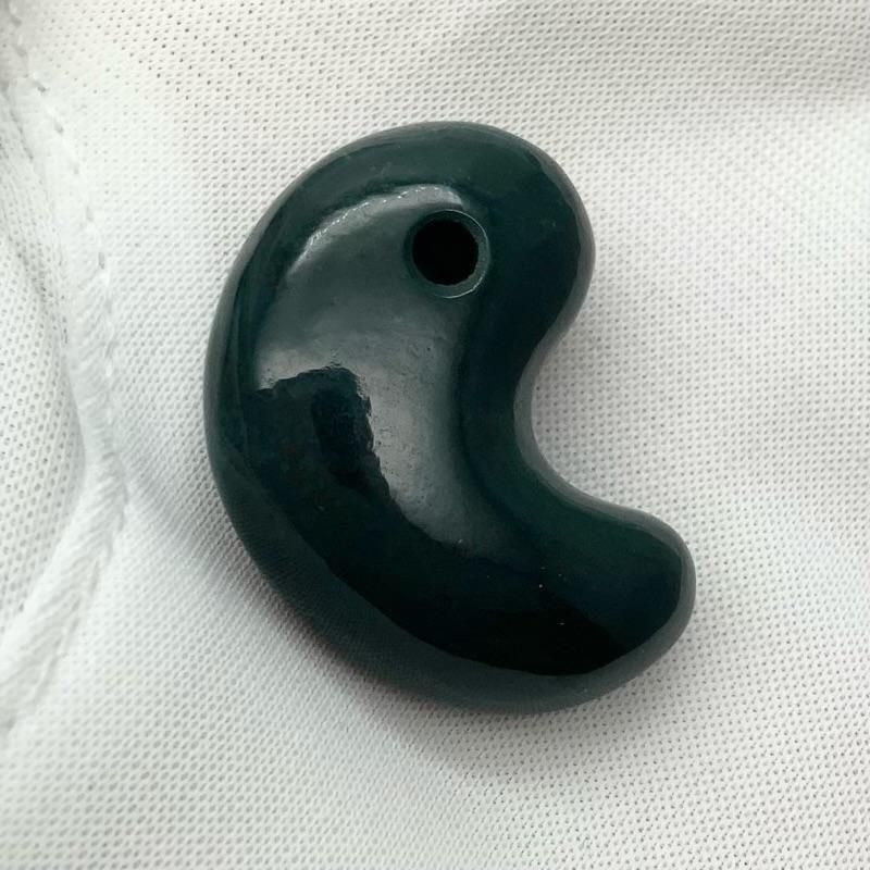 出雲石／碧玉 勾玉 中 AA 巴型 】 | めのうの店川島【公式通販】創業